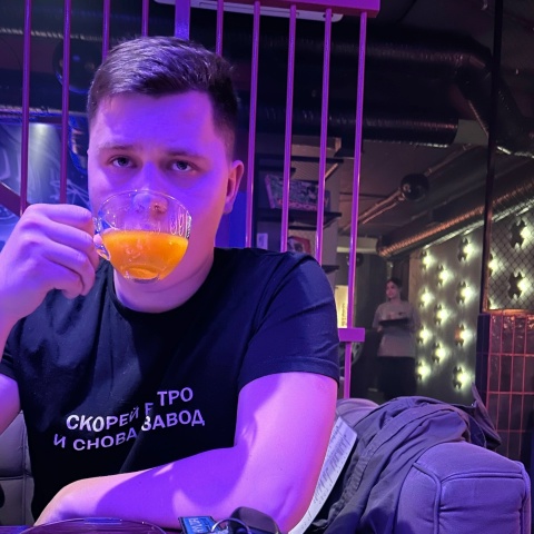 Роман Серов